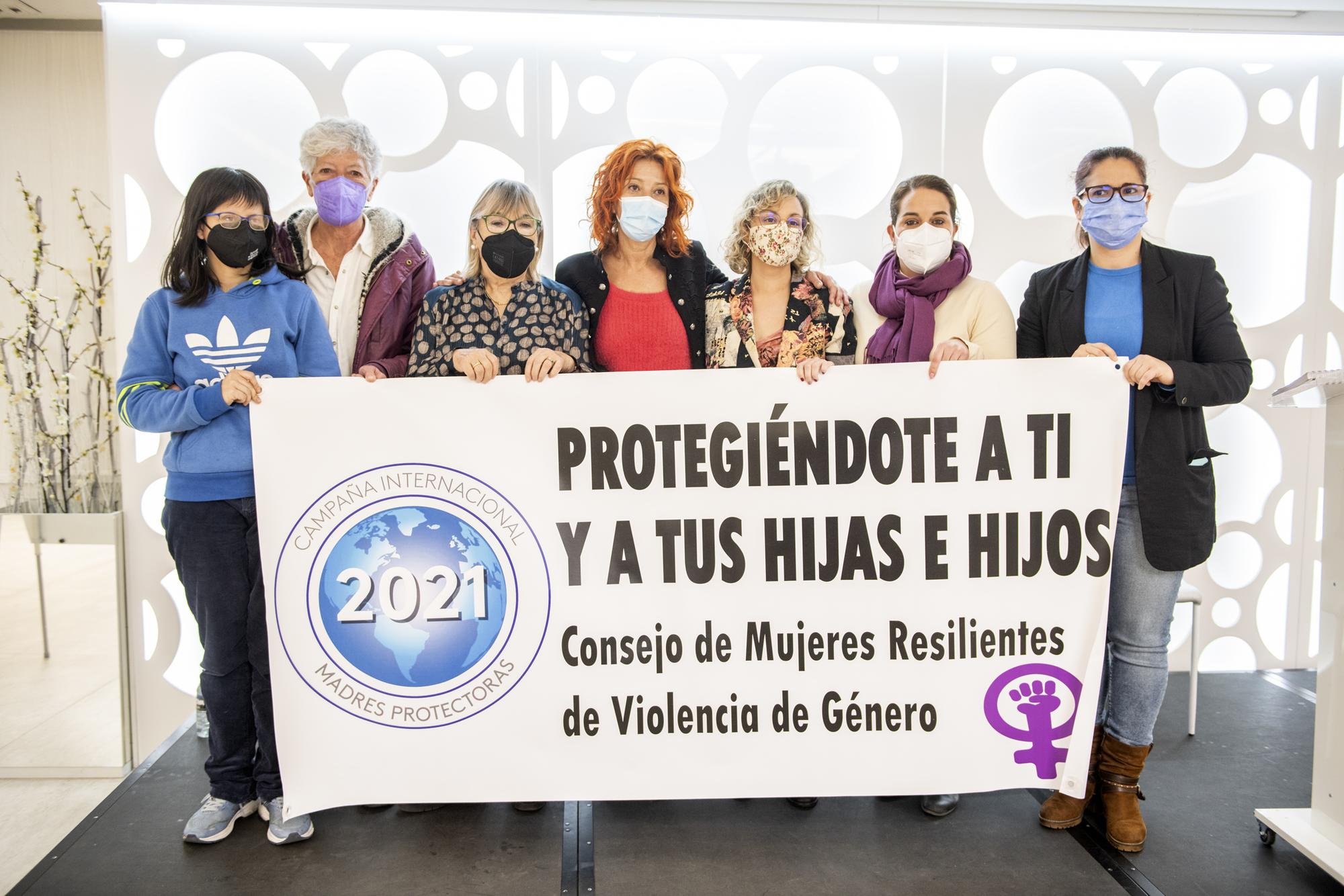 María Sevilla y resto de convocantes